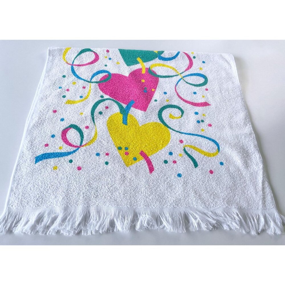 Vintage 80s bath towel, hearts, confettis and streamers, colorful bathroom